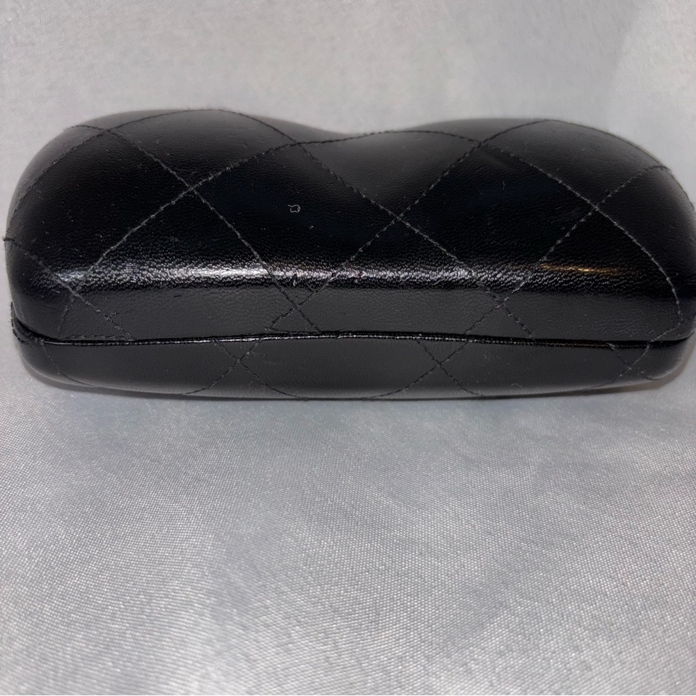Vintage CHANEL Black Quilted Hard Case Clamshell CC logo Sunglass Case - Picture 4 of 10